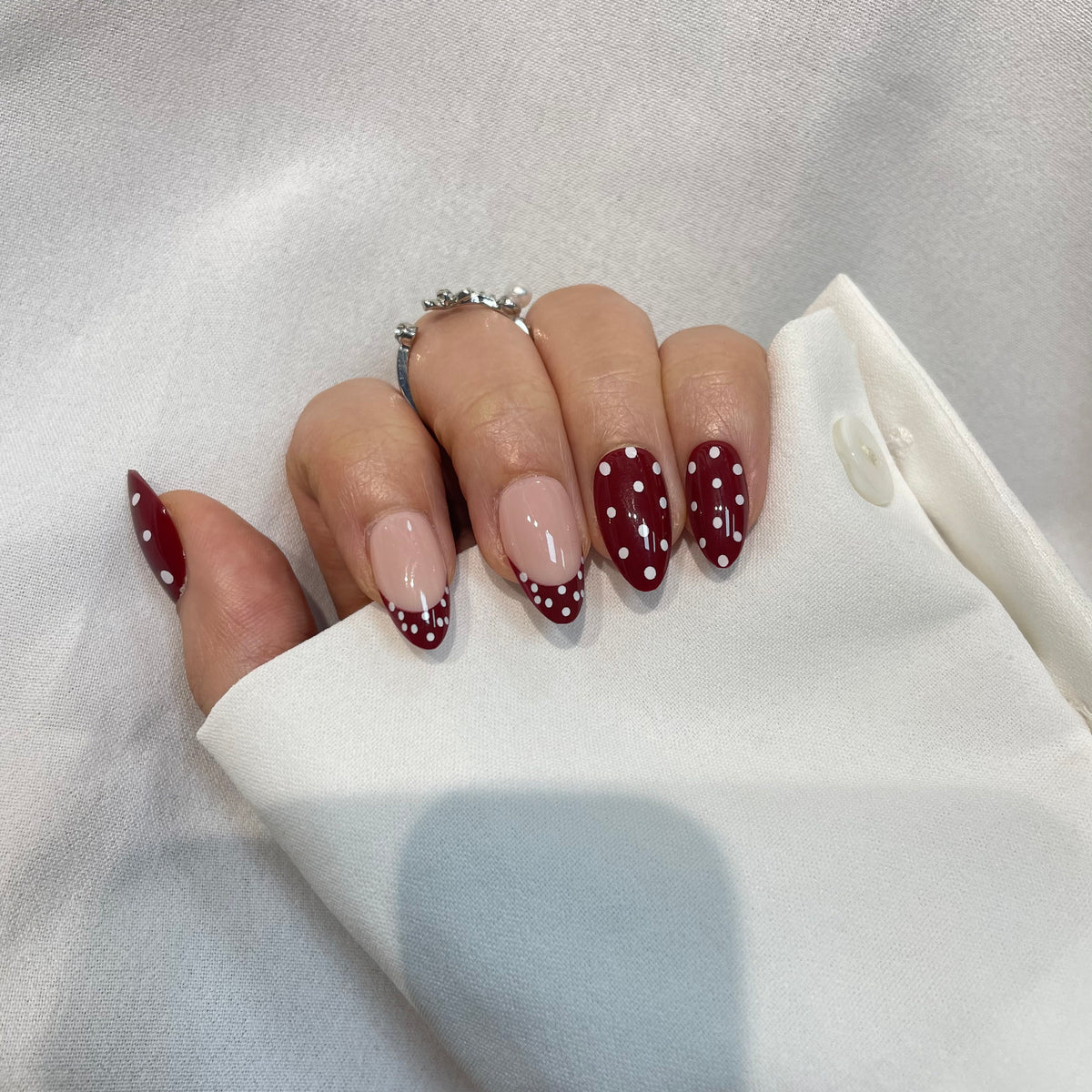 Lashthing press-on nagels Burgundy Polka (Short Almond) - foto 1